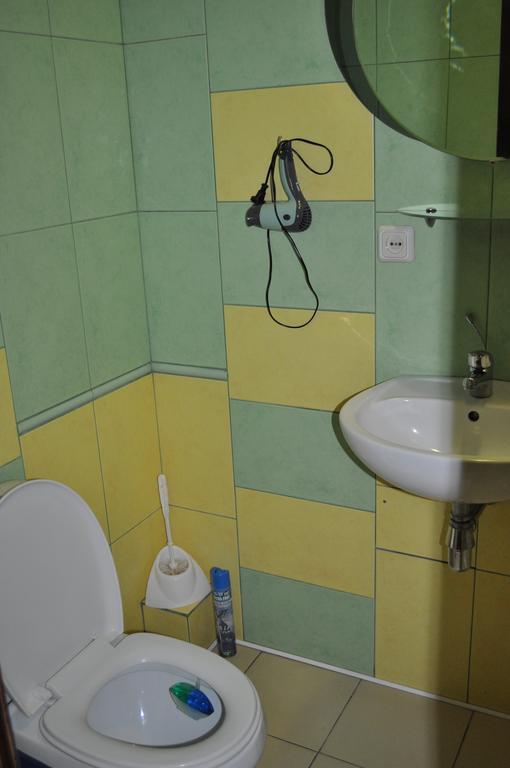 Apartment On Oleksandra Polia Avenue 110 นิปโปร ภายนอก รูปภาพ